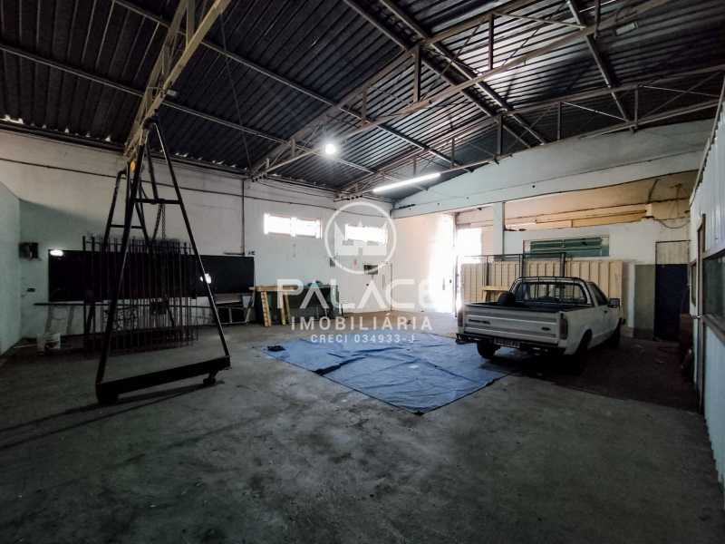 Imagens do imóveis Barracão :  / Comercial / São Luiz