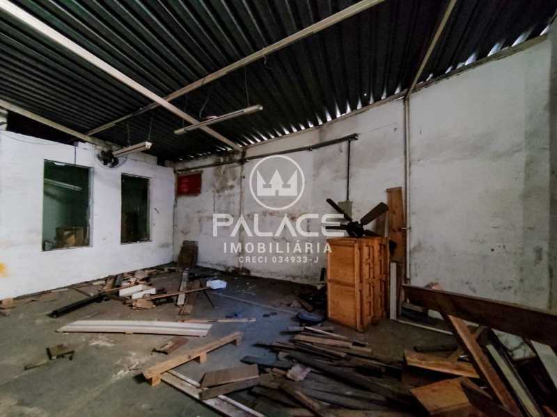 Imagens do imóveis Barracão :  / Comercial / São Luiz