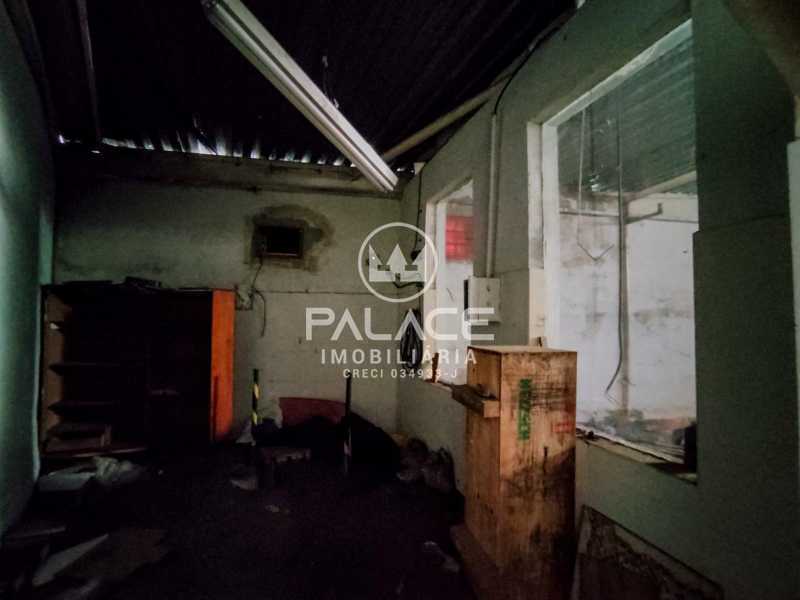 Imagens do imóveis Barracão :  / Comercial / São Luiz