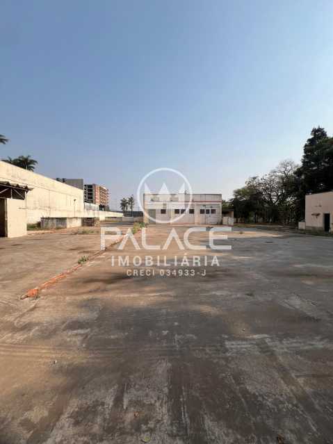 Imagens do imóveis Barracão :  / Comercial / Parque Santa Cecília