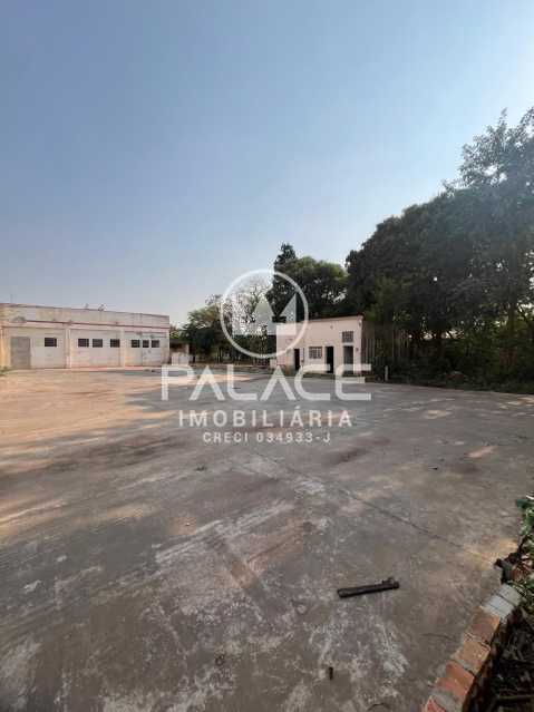 Imagens do imóveis Barracão :  / Comercial / Parque Santa Cecília