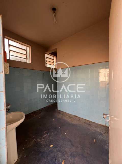 Imagens do imóveis Barracão :  / Comercial / Parque Santa Cecília