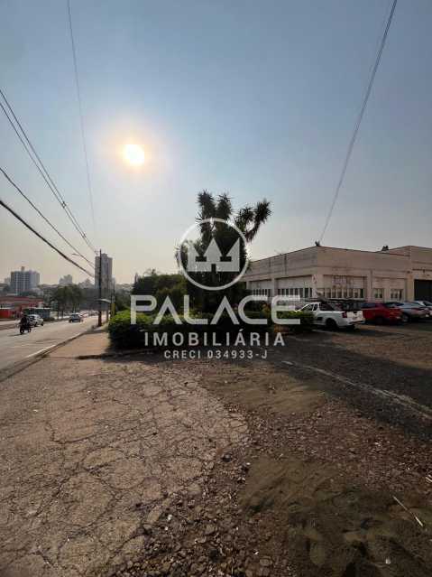 Imagens do imóveis Barracão :  / Comercial / Parque Santa Cecília