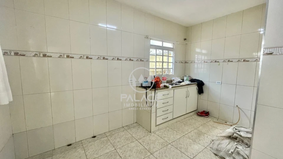 CASA COM EDICULA / 2 QUARTOS / VILA REZENDE