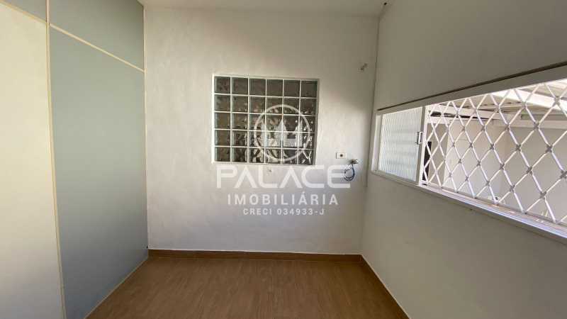 Imagens do imóveis Casa de rua :  / Residencial / Alto