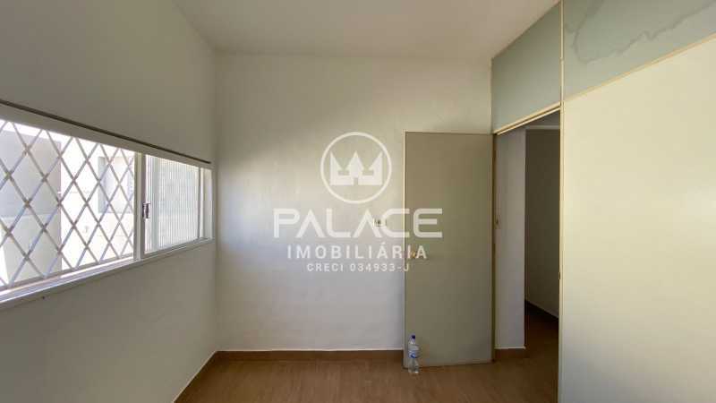 Imagens do imóveis Casa de rua :  / Residencial / Alto