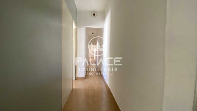 Imagens do imóveis Casa de rua :  / Residencial / Alto