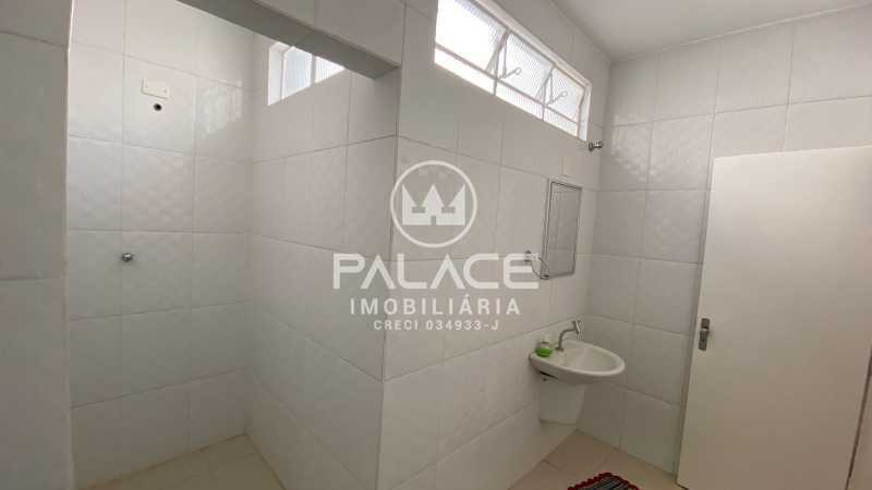 Imagens do imóveis Casa de rua :  / Residencial / Alto