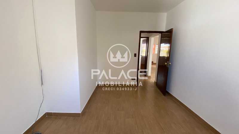 Imagens do imóveis Casa de rua :  / Residencial / Alto