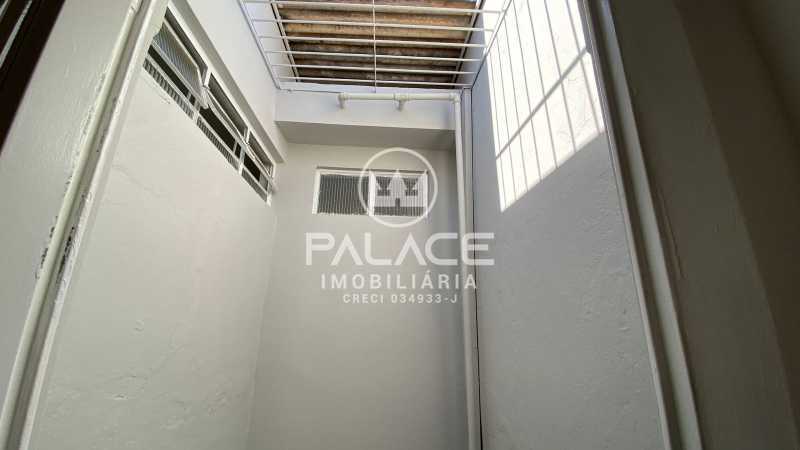 Imagens do imóveis Casa de rua :  / Residencial / Alto