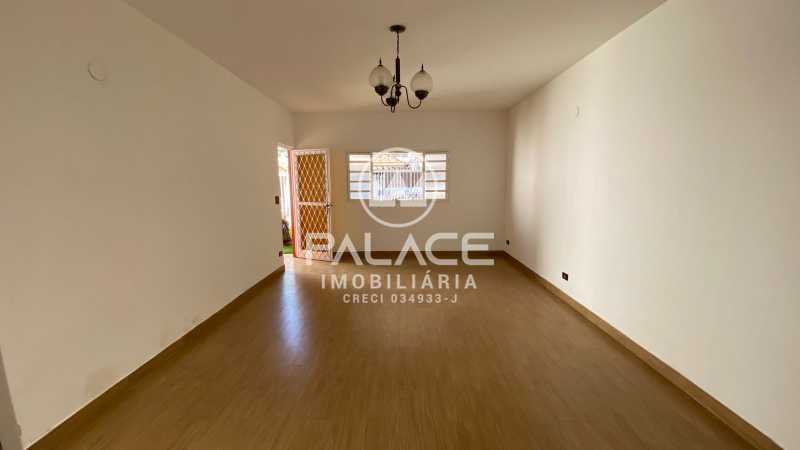 Imagens do imóveis Casa de rua :  / Residencial / Alto