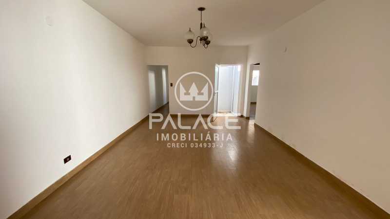 Imagens do imóveis Casa de rua :  / Residencial / Alto