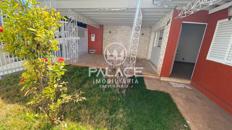 Imagens do imóveis Casa de rua :  / Residencial / Alto