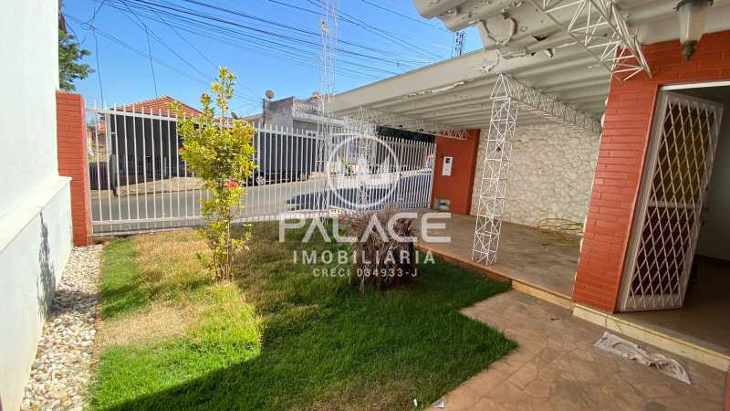 Imagens do imóveis Casa de rua :  / Residencial / Alto