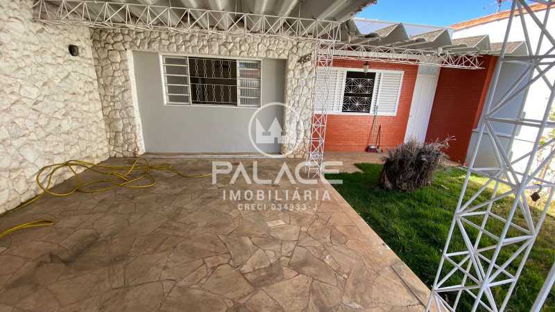 Imagens do imóveis Casa de rua :  / Residencial / Alto