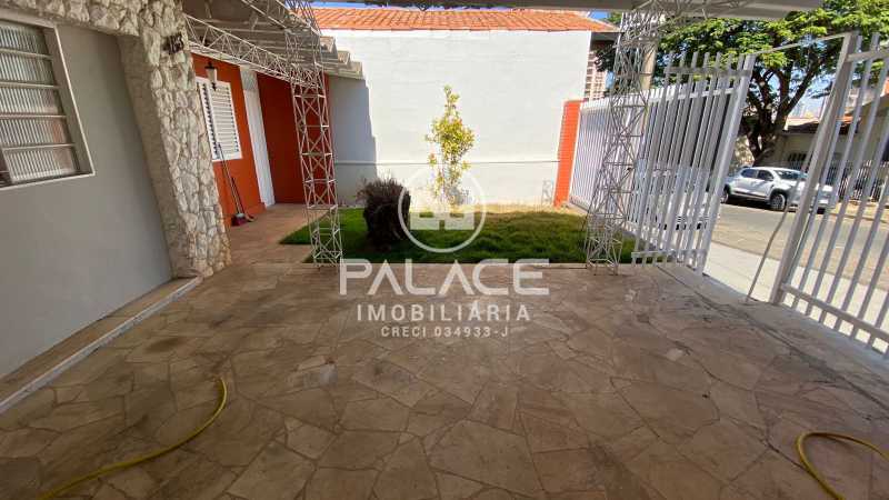 Imagens do imóveis Casa de rua :  / Residencial / Alto