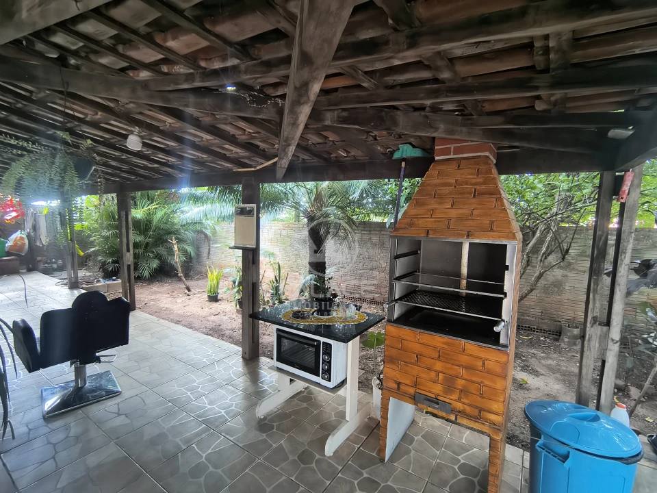 Casa  de esquina excelente á venda na Balbo