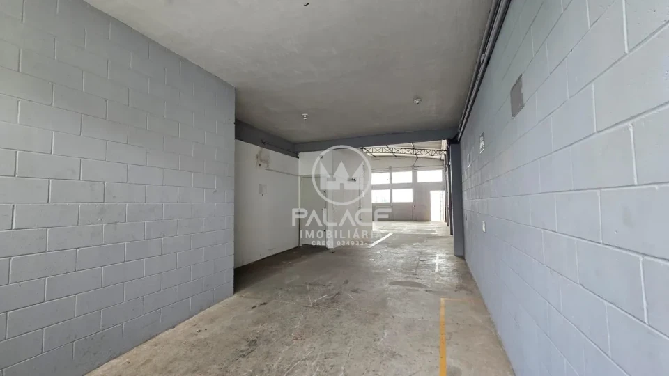 Barracão disponivel para locação