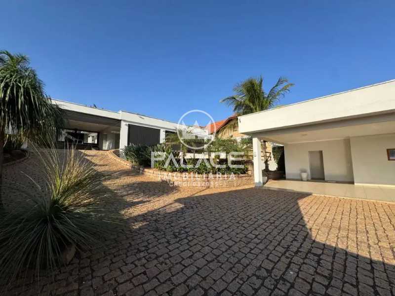 Imagens do imóveis Casa de rua : Térrea / Residencial / Centro