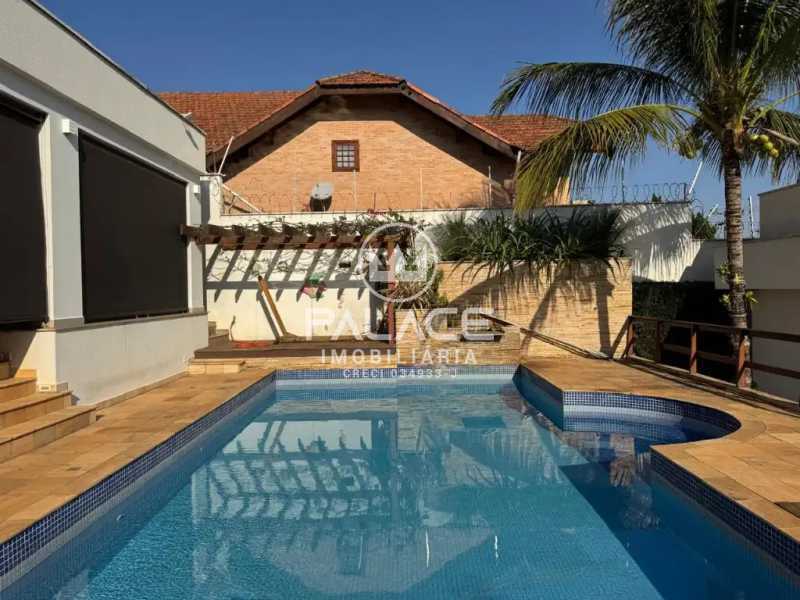 Imagens do imóveis Casa de rua : Térrea / Residencial / Centro