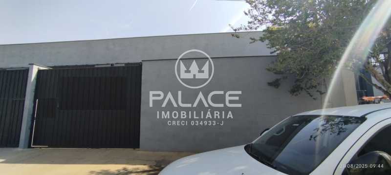 Imagens do imóveis Barracão :  / Comercial / São Vicente