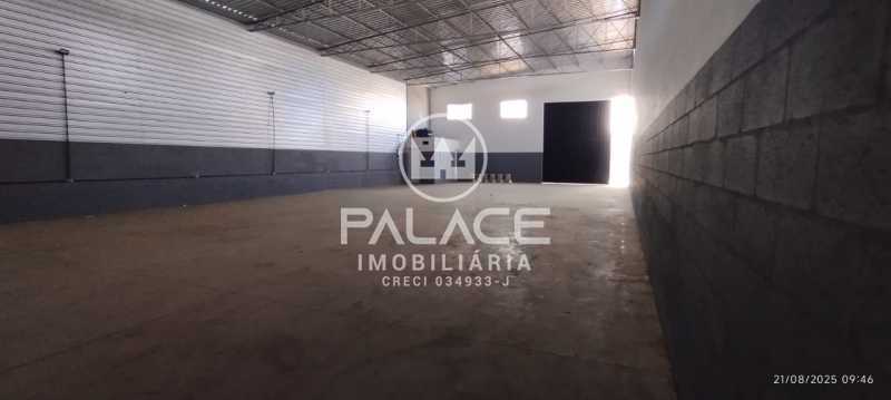 Imagens do imóveis Barracão :  / Comercial / São Vicente