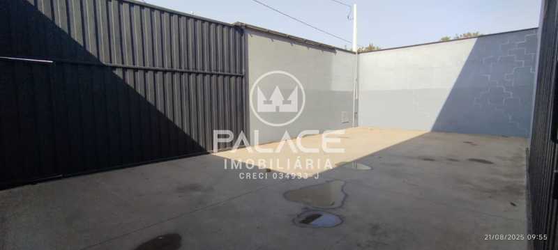 Imagens do imóveis Barracão :  / Comercial / São Vicente