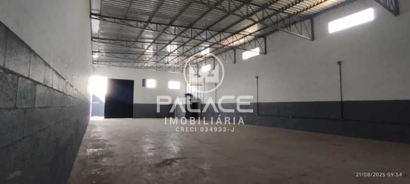 Imagens do imóveis Barracão :  / Comercial / São Vicente