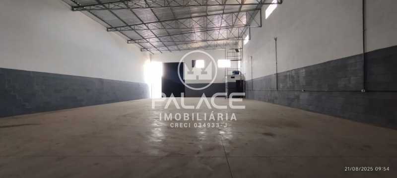 Imagens do imóveis Barracão :  / Comercial / São Vicente