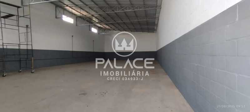 Imagens do imóveis Barracão :  / Comercial / São Vicente