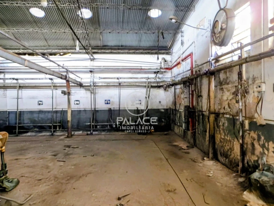 Barracão :  / Comercial / Vila Rezende