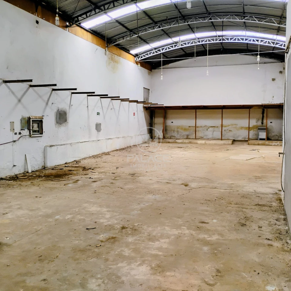 Barracão disponivel para locação