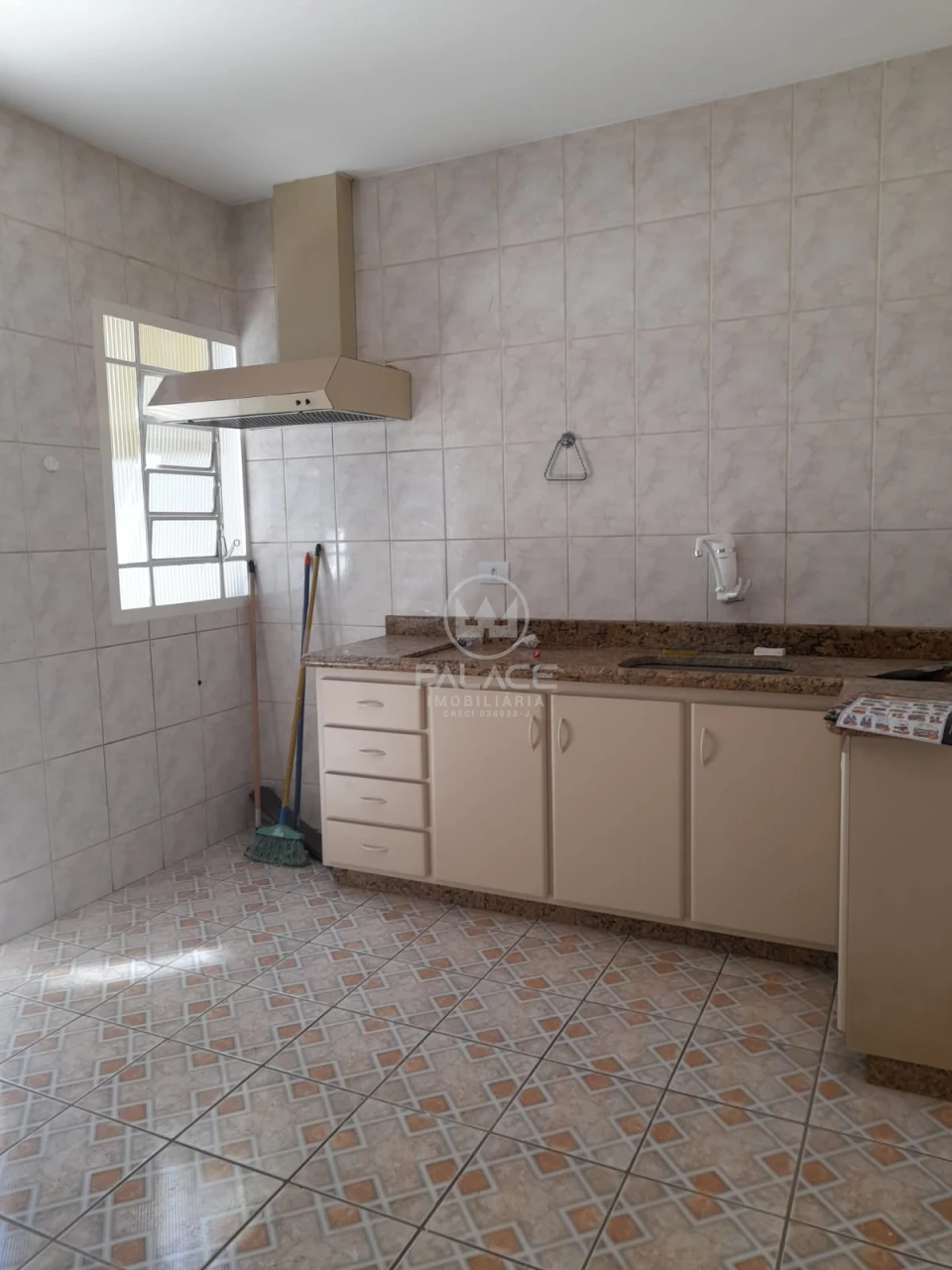 CASA PARA ALUGAR COM 3 QUARTOS CASTELINHO