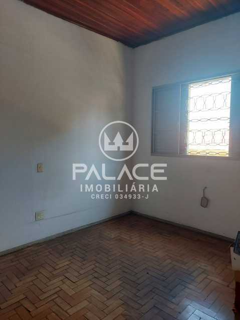 Imagens do imóveis Casa de rua : Térrea / Residencial / Centro