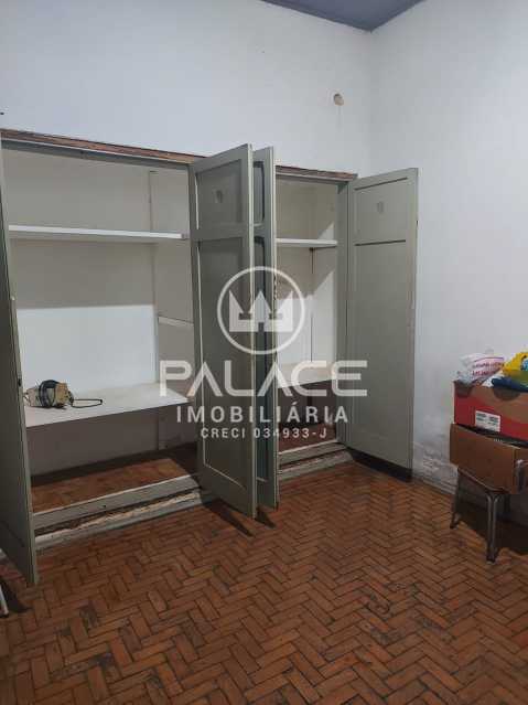 Imagens do imóveis Casa de rua : Térrea / Residencial / Centro