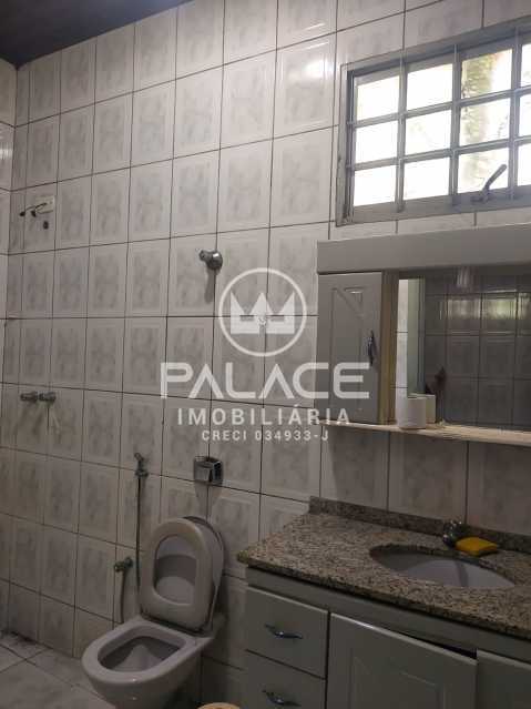 Imagens do imóveis Casa de rua : Térrea / Residencial / Centro