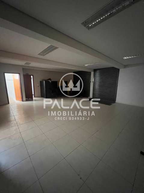 Imagens do imóveis Salão :  / Comercial / Centro