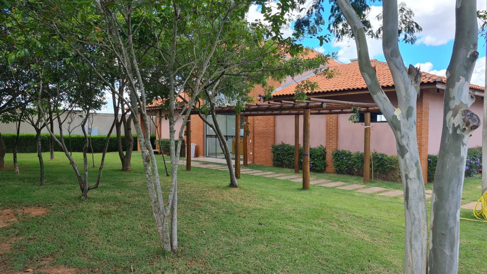 Imagens do imóveis terreno residencial à venda em residencial fazenda pinheirinho, rio das pedras