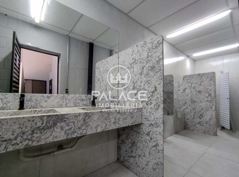 Imagens do imóveis Barracão :  / Comercial / Nova América