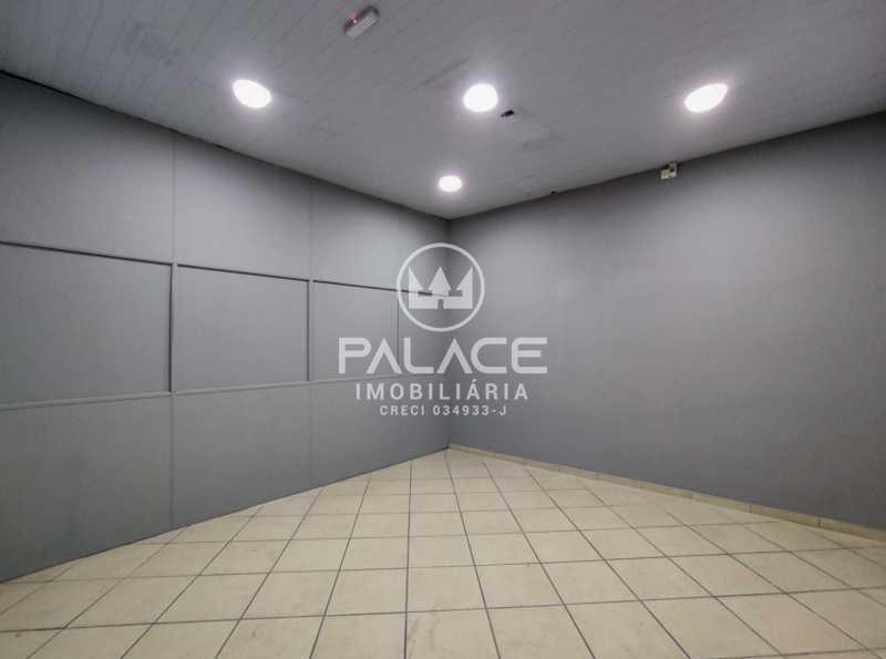 Imagens do imóveis Barracão :  / Comercial / Nova América