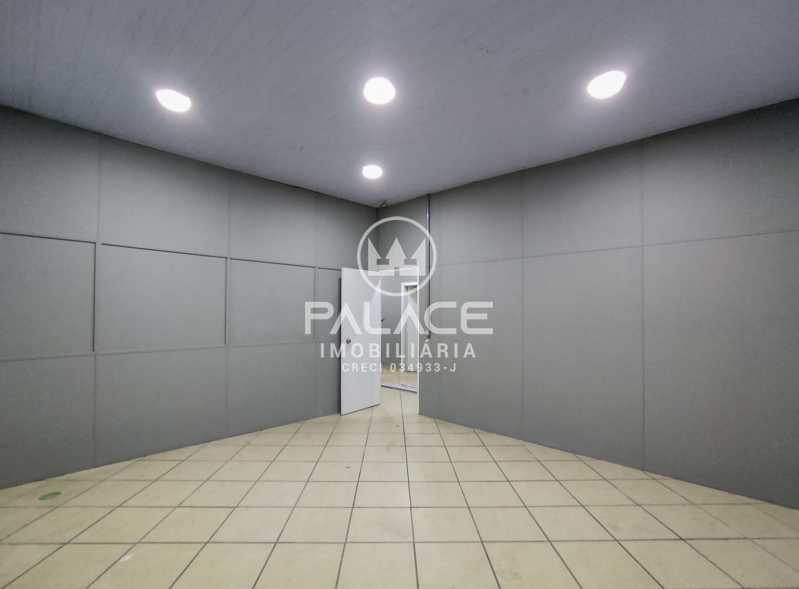 Imagens do imóveis Barracão :  / Comercial / Nova América