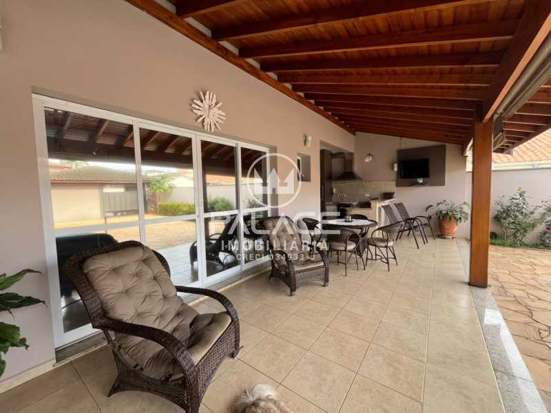 Imagens do imóveis casa em condomínio à venda em jardim caxambu, piracicaba 3 quartos 271m²