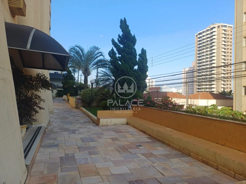 APARTAMENTO A VENDA NO EDIFICIO VERSALHES