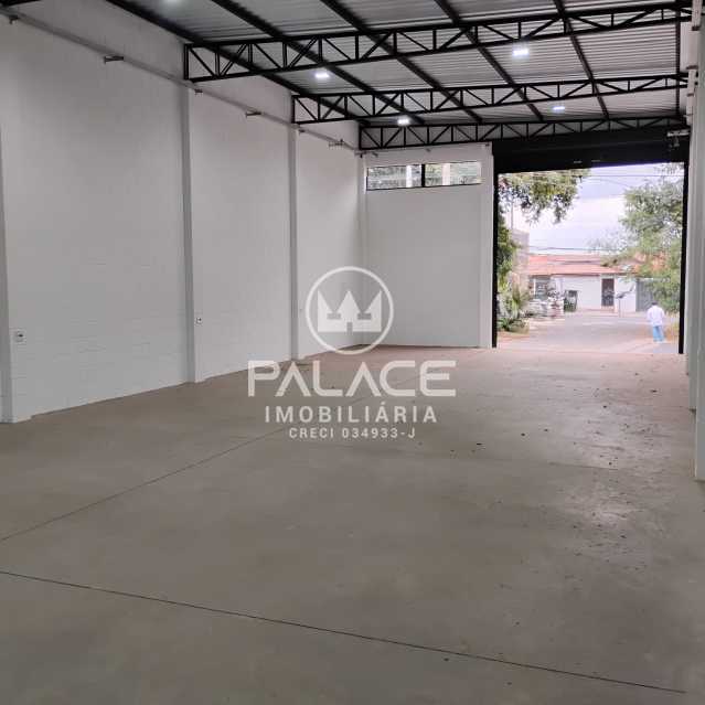 Imagens do imóveis Barracão :  / Comercial / Cecap