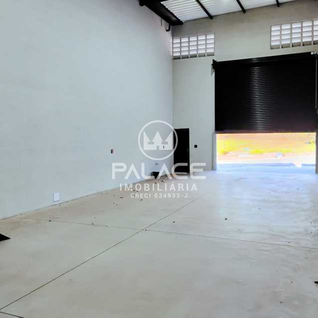 Imagens do imóveis Barracão :  / Comercial / Água Branca