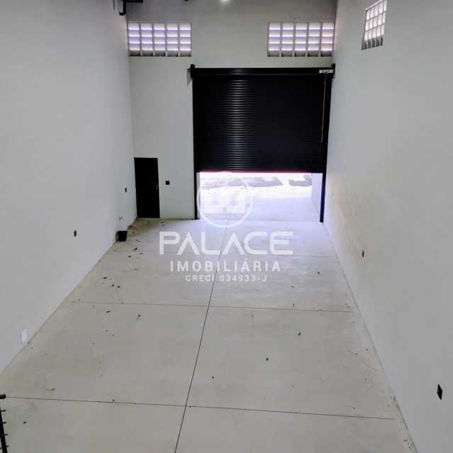 Imagens do imóveis Barracão :  / Comercial / Água Branca