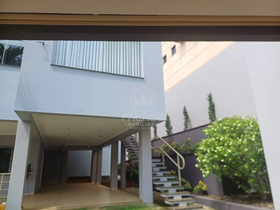 CASA A VENDA NO BAIRRO CASTELINHO