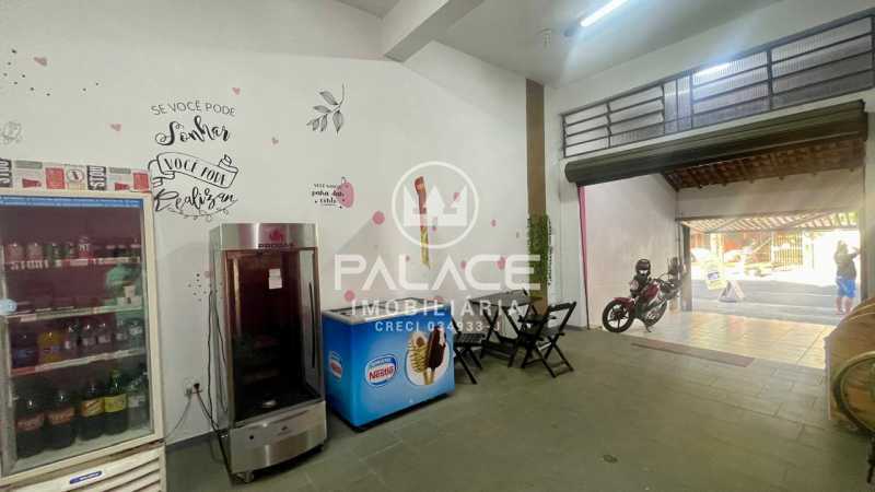 Imagens do imóveis Barracão :  / Comercial / Castelinho