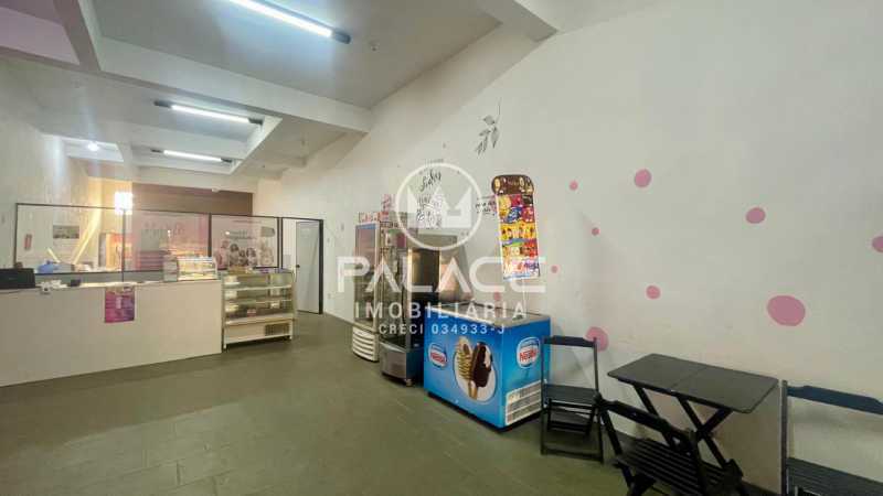 Imagens do imóveis Barracão :  / Comercial / Castelinho