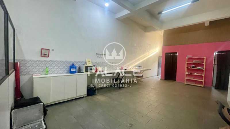 Imagens do imóveis Barracão :  / Comercial / Castelinho